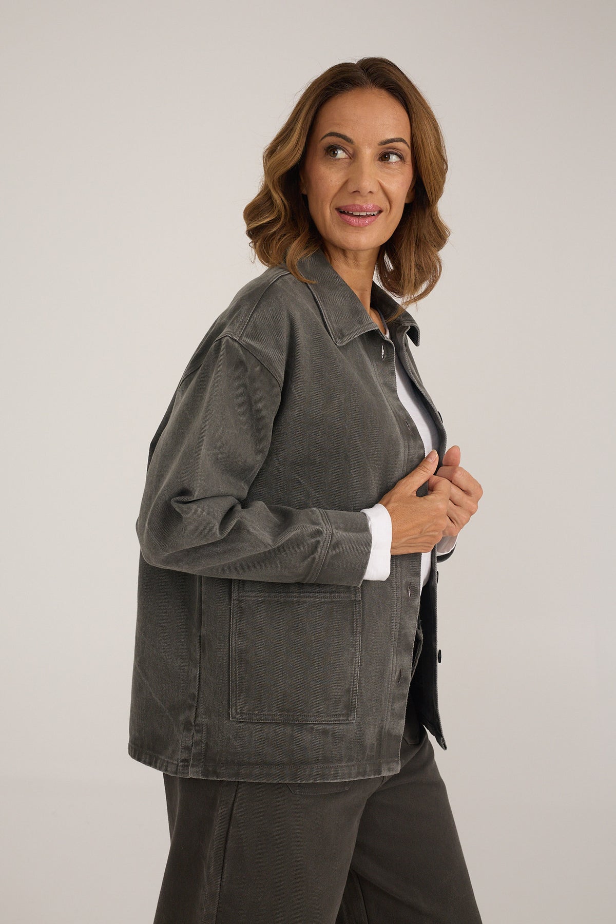 Chaqueta Piulà de sarga con bolsillos